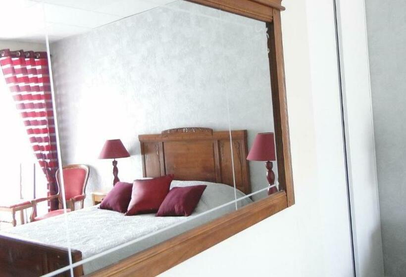 צימר Manoir La Haie Chapeau