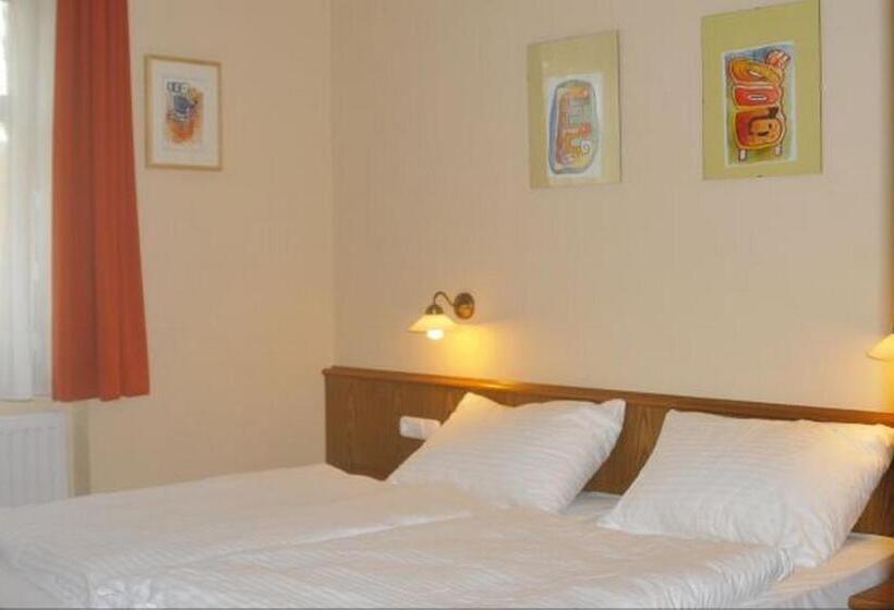 민박 Publo étterem és Panzió