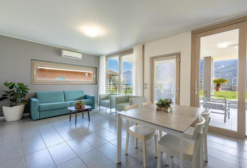 Bellagio Village  4 Apartments By The Lake   Seasonal Warm Pool And Sauna