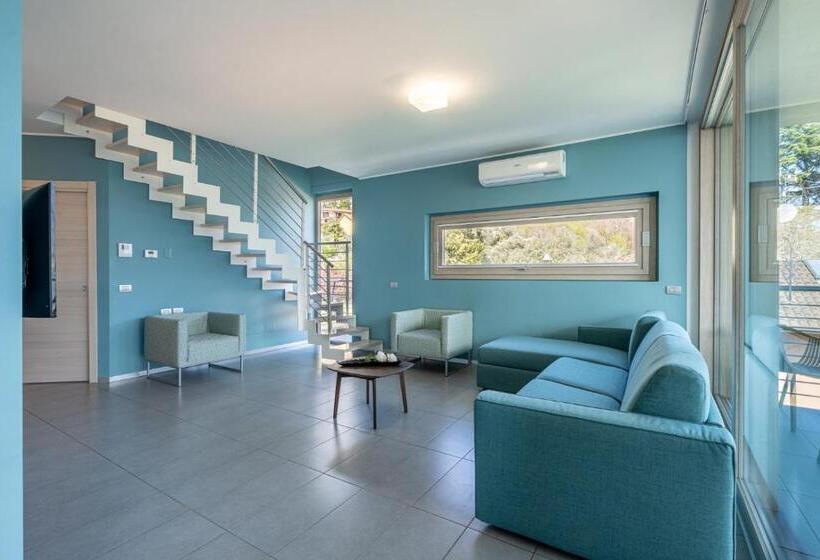 Bellagio Village  4 Apartments By The Lake   Seasonal Warm Pool And Sauna