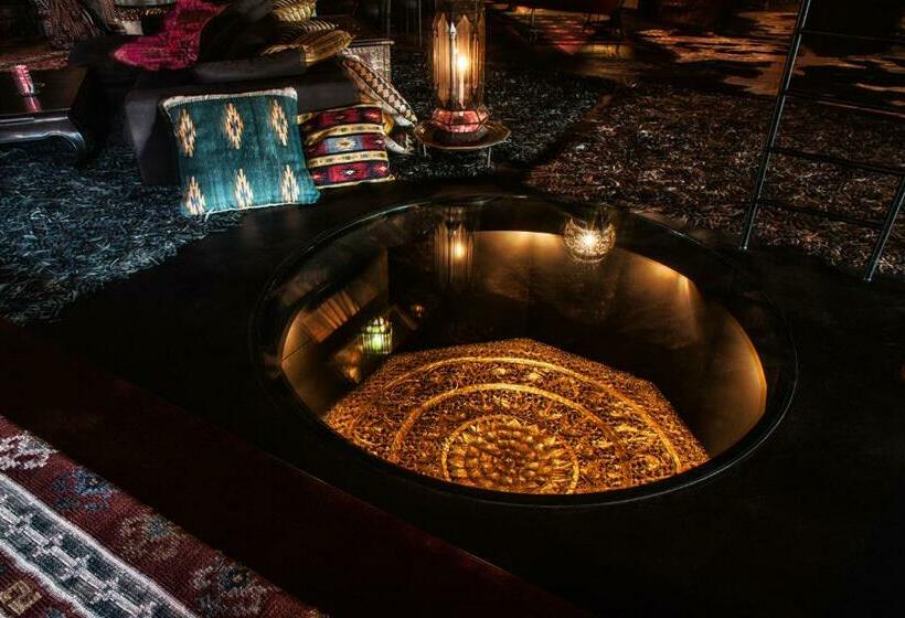 Bijou Hotel / Love And Romance