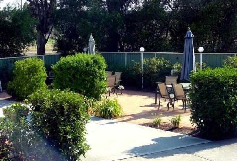 Branxton House Motel