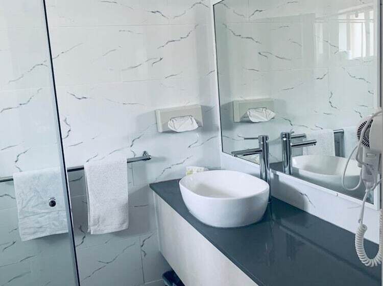 Branxton House Motel