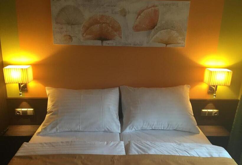 Casino & Hotel Admiral Strážný