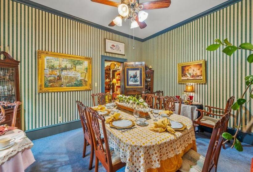 Goodbread House Bed And Breakfast