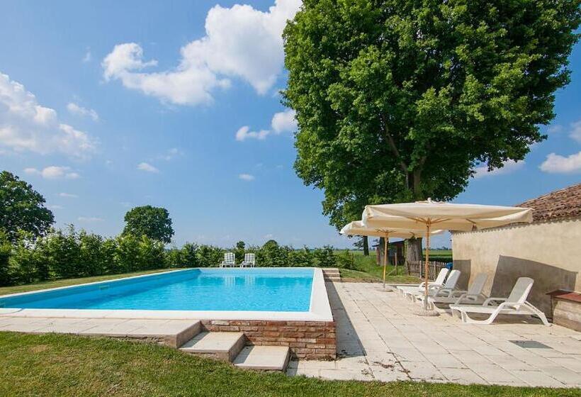 ホテル Agriturismo Principe Pio