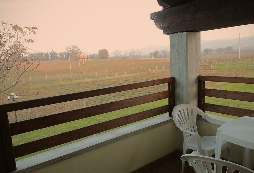 Отель Agriturismo Regina Di Fiori