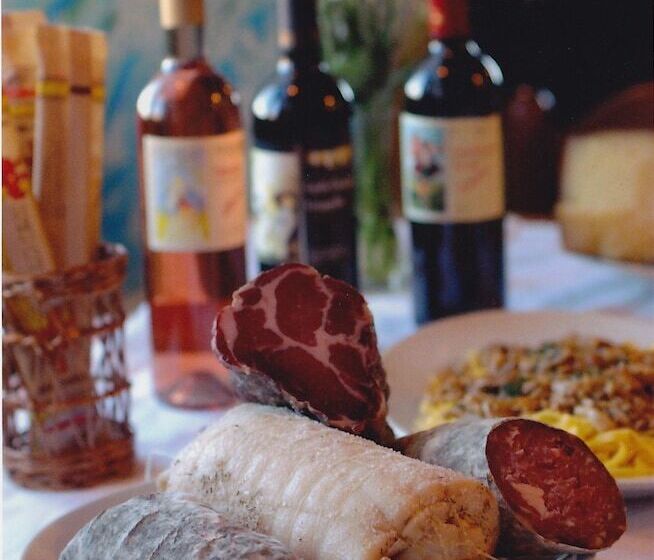 ホテル Albergo Ristorante Pineta