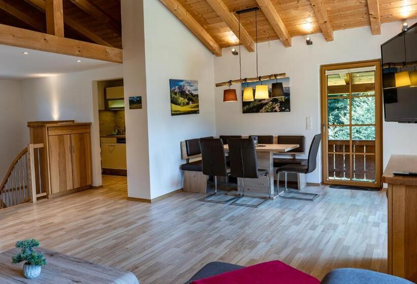 ホテル & Chalets Lampllehen