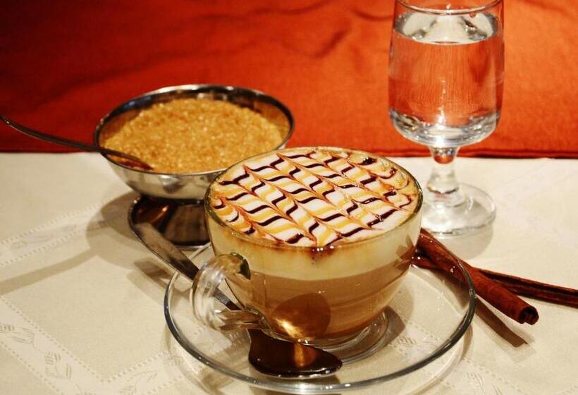 ホテル Ezüstfenyő