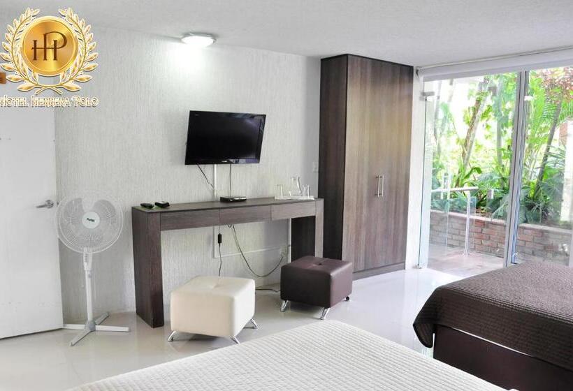 ホテル Herrera Polo