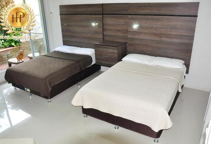 ホテル Herrera Polo