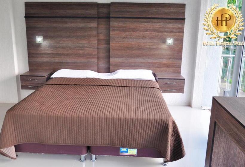 ホテル Herrera Polo