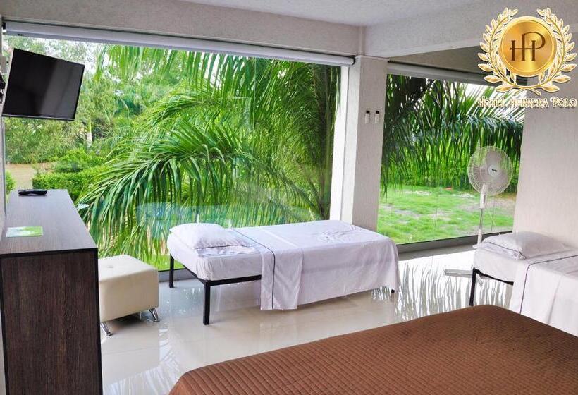 ホテル Herrera Polo