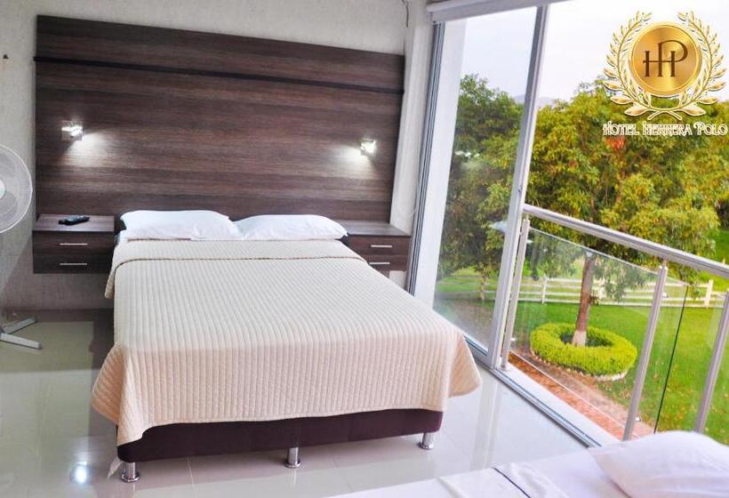 ホテル Herrera Polo