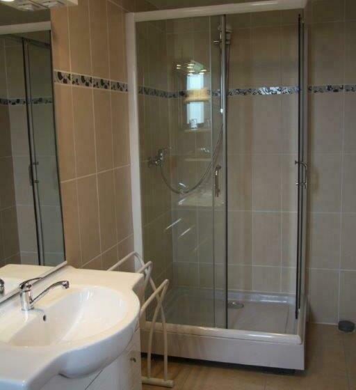 호텔 Hôtel Les Charmilles De Mormal