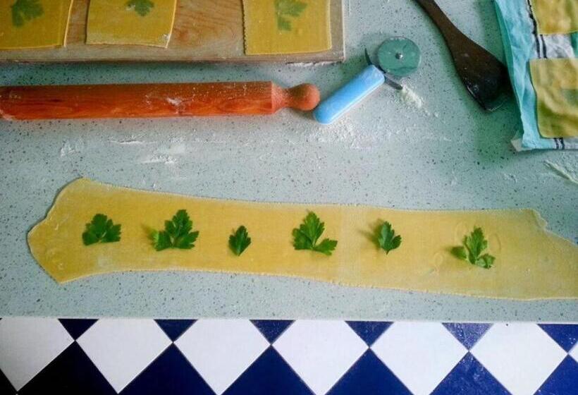 Отель I Conti Della Serva