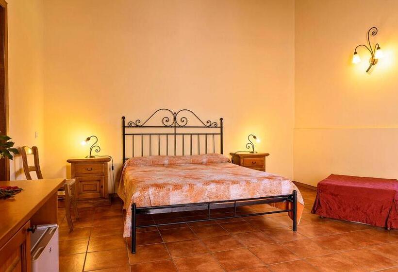 בית מלון כפרי La Pietra Antica O' Munti