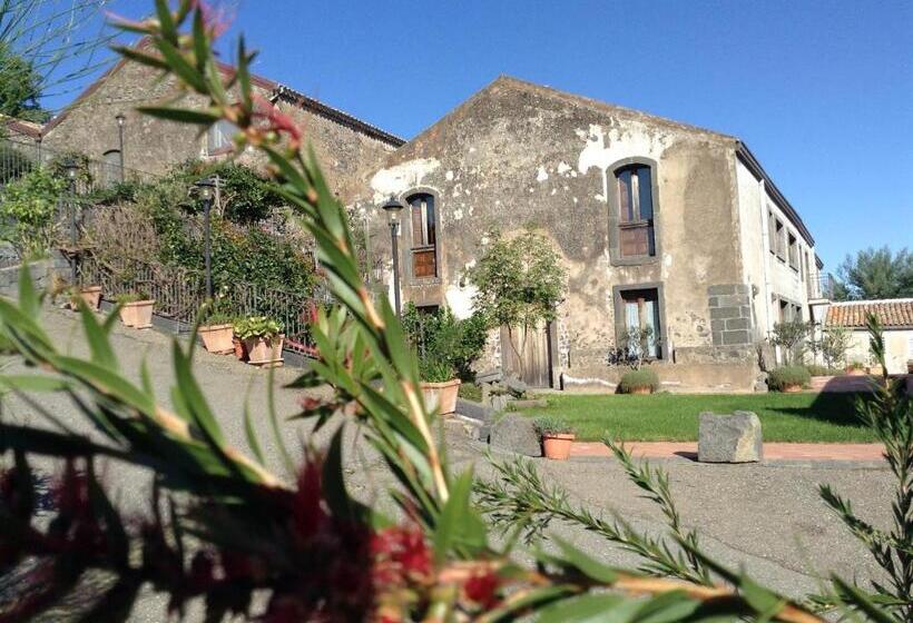 בית מלון כפרי La Pietra Antica O' Munti