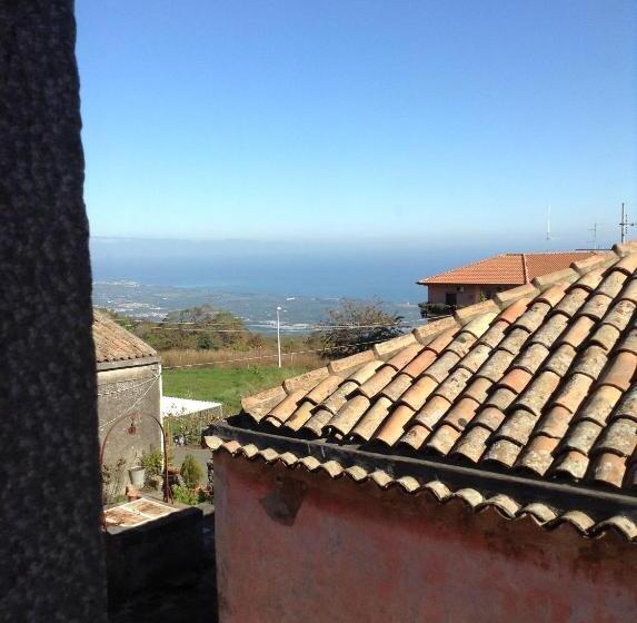 בית מלון כפרי La Pietra Antica O' Munti