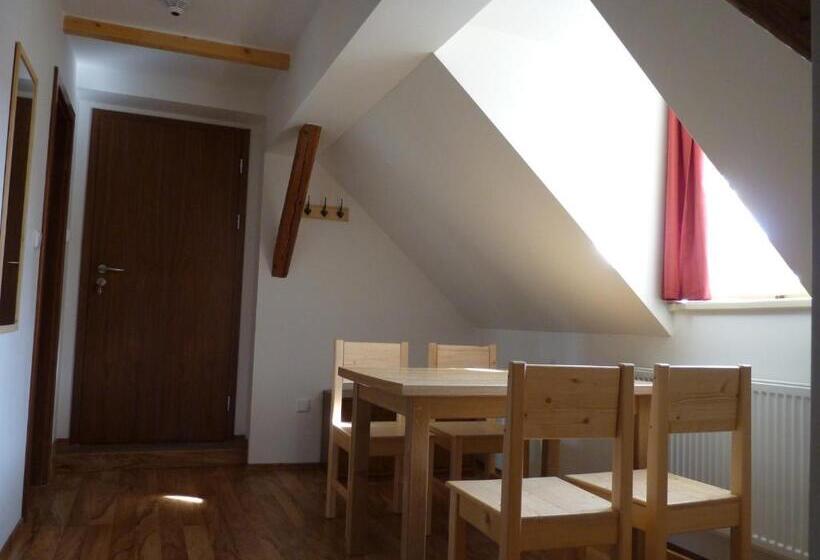 בית מלון כפרי Penzion U Houšků