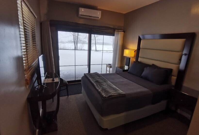 فندق Stoco Lake Lodge