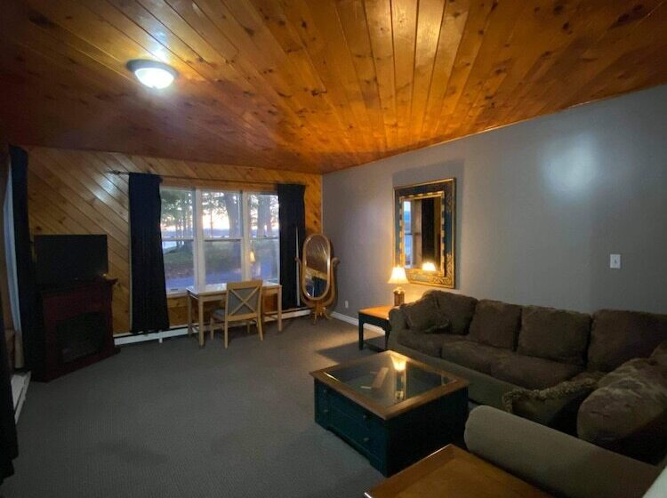 فندق Stoco Lake Lodge