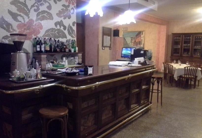 فندق Ticino Ristorante Chierico