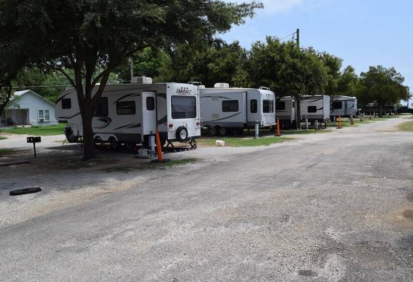 モーテル Albany Inn & Rv Campground