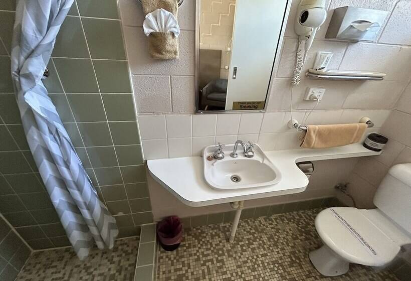 מוטל Warren Motor Inn