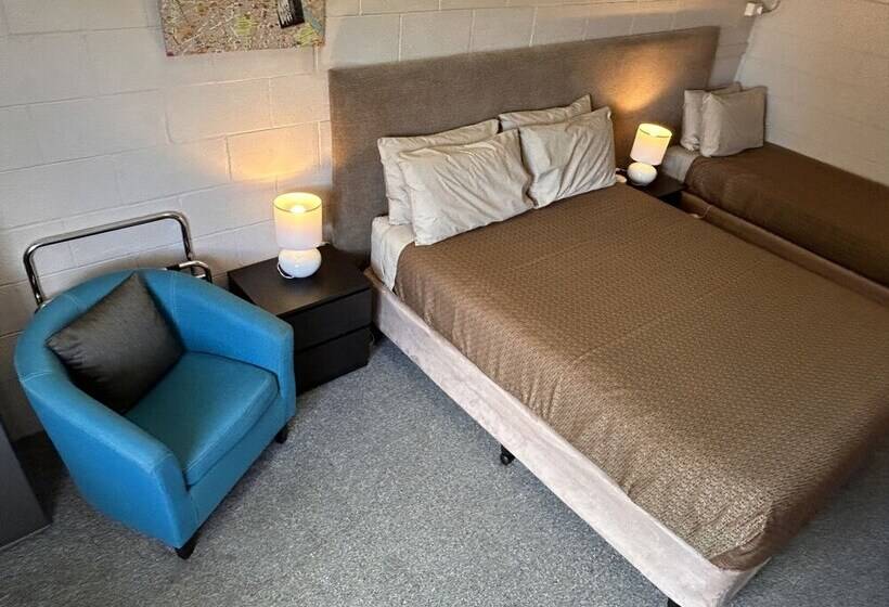 מוטל Warren Motor Inn