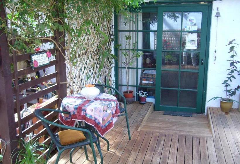 Mooniemia Farmhouse Bed And Breakfast