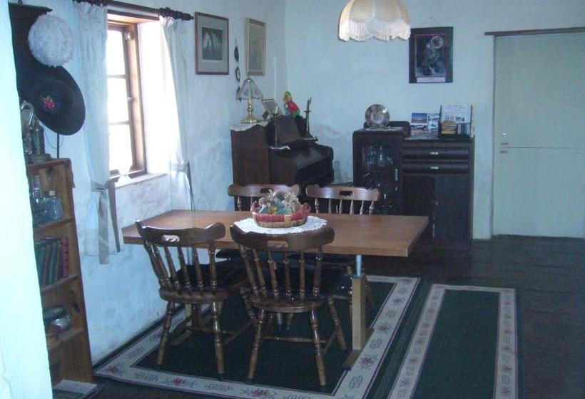 Mooniemia Farmhouse Bed And Breakfast