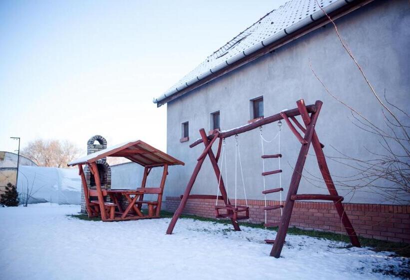 Majatalo Adonisz Vendégház