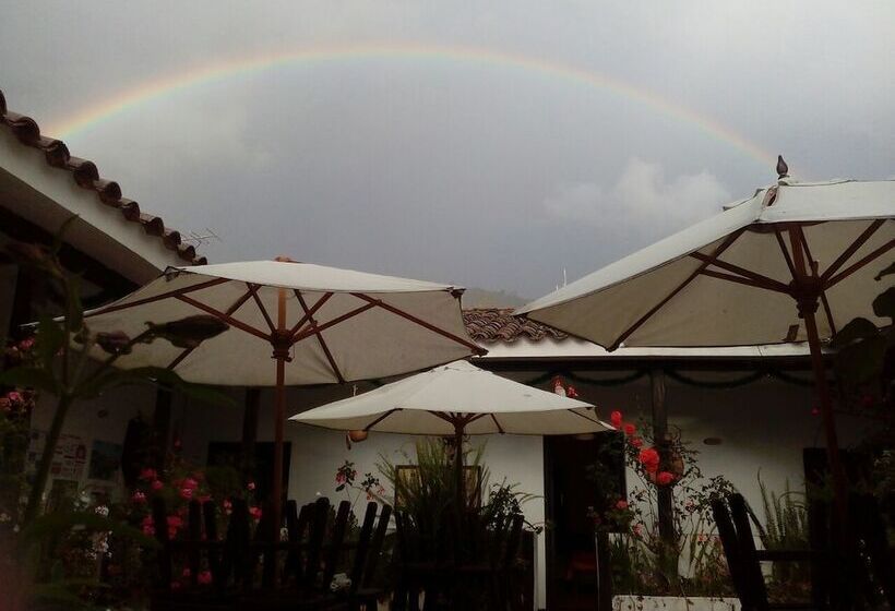 פנסיון Casa Del Colibri