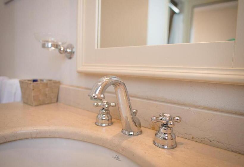 بنسيون Castello Di Mornico Losana