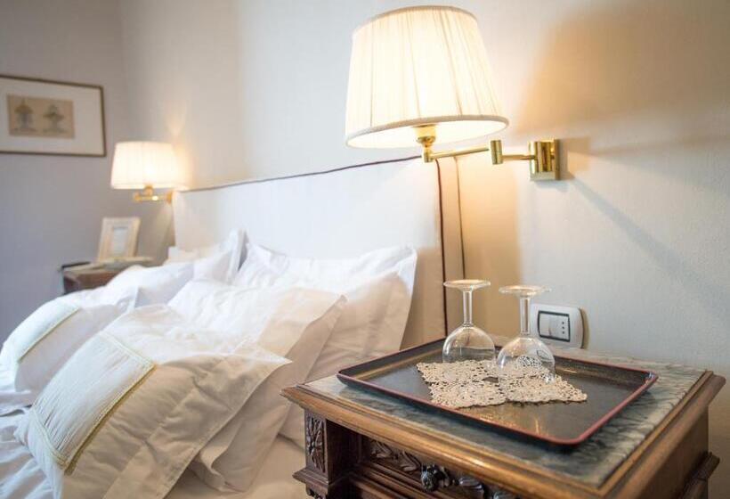 بنسيون Castello Di Mornico Losana