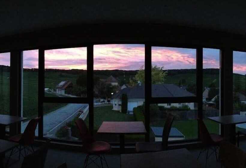 膳宿费 Dans Les Vignes