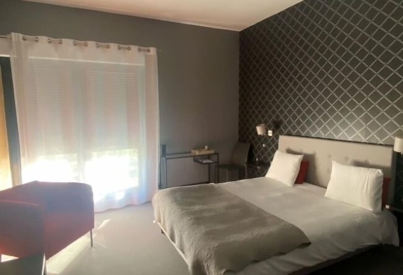 膳宿费 Dans Les Vignes