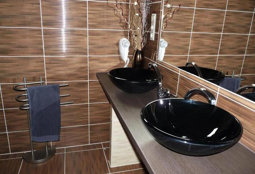 بنسيون Erika Vendégház