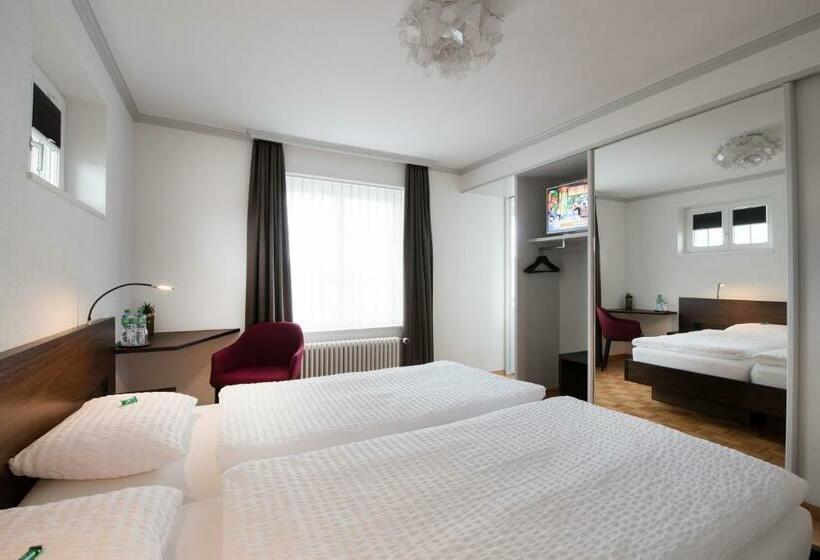 펜션 Gasthaus Zum Bahnhof