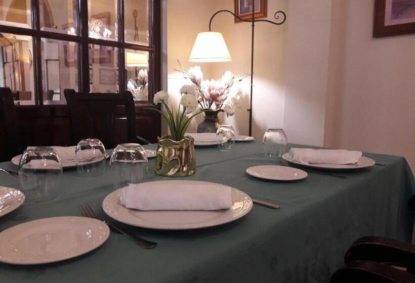 פנסיון Hostal Hispalis