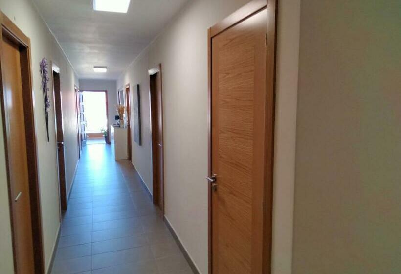 ペンション Hostal Nuevo Alonso