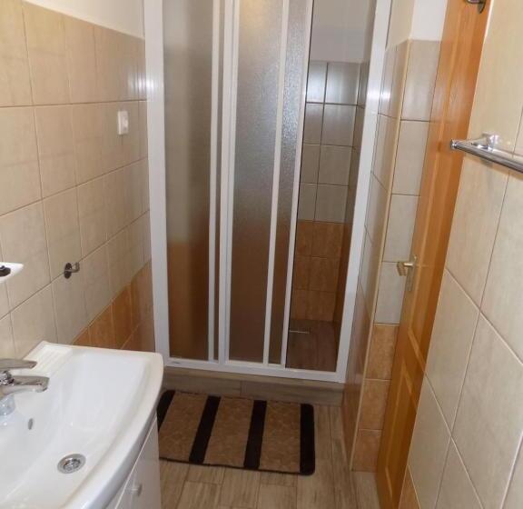 بنسيون Katica Vendégház