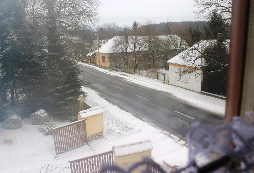 بنسيون Katica Vendégház