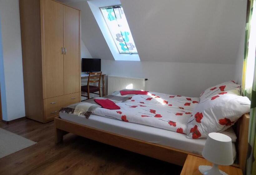 بنسيون Katica Vendégház