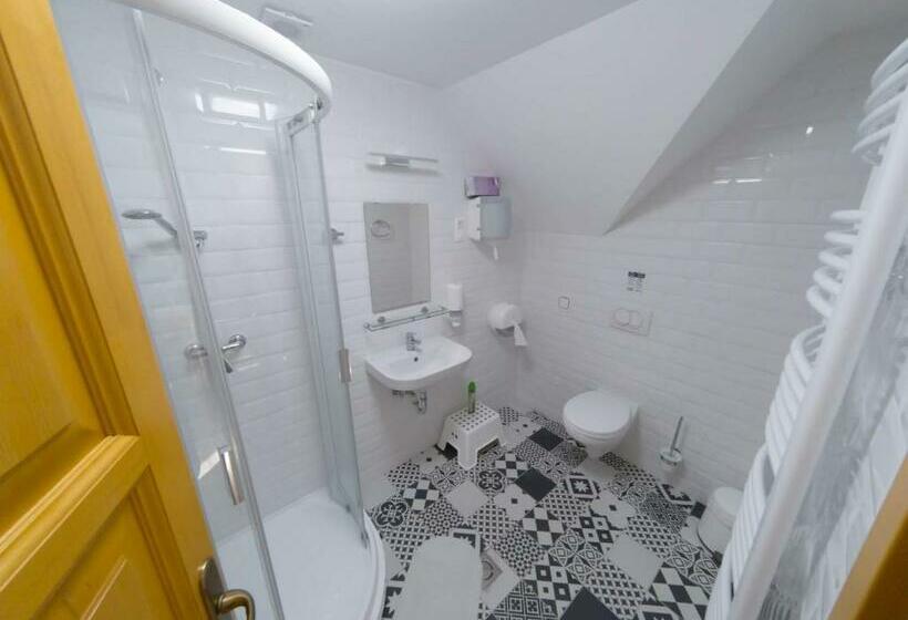 بنسيون Kun Pista Vendégház Iii