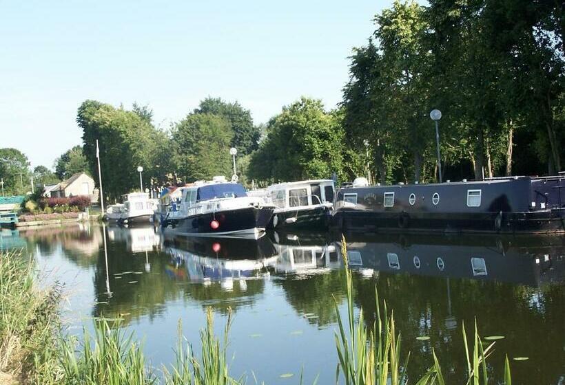 膳宿费 Le Vieux Chien Noir