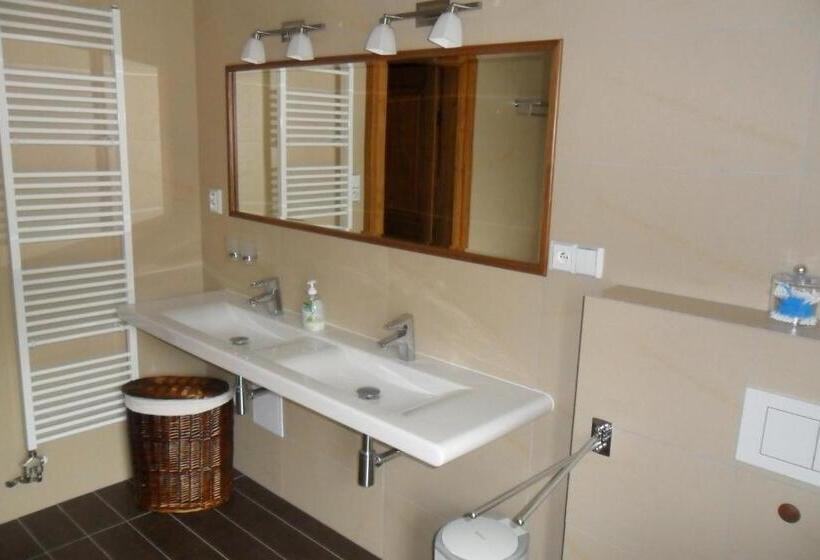 膳宿费 Penzion Mnich