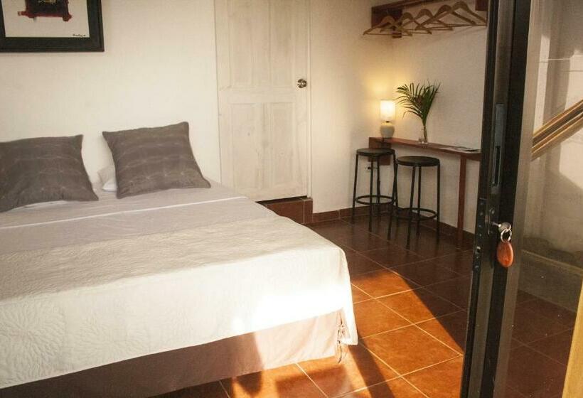 بنسيون Sol Pacifico Lodge